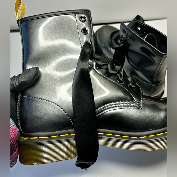 Dr. Martens 1460 8eyelet lace up boot. Dark Gray/Pewter/Metallic. Size 10 Ladies - Picture 3 of 10